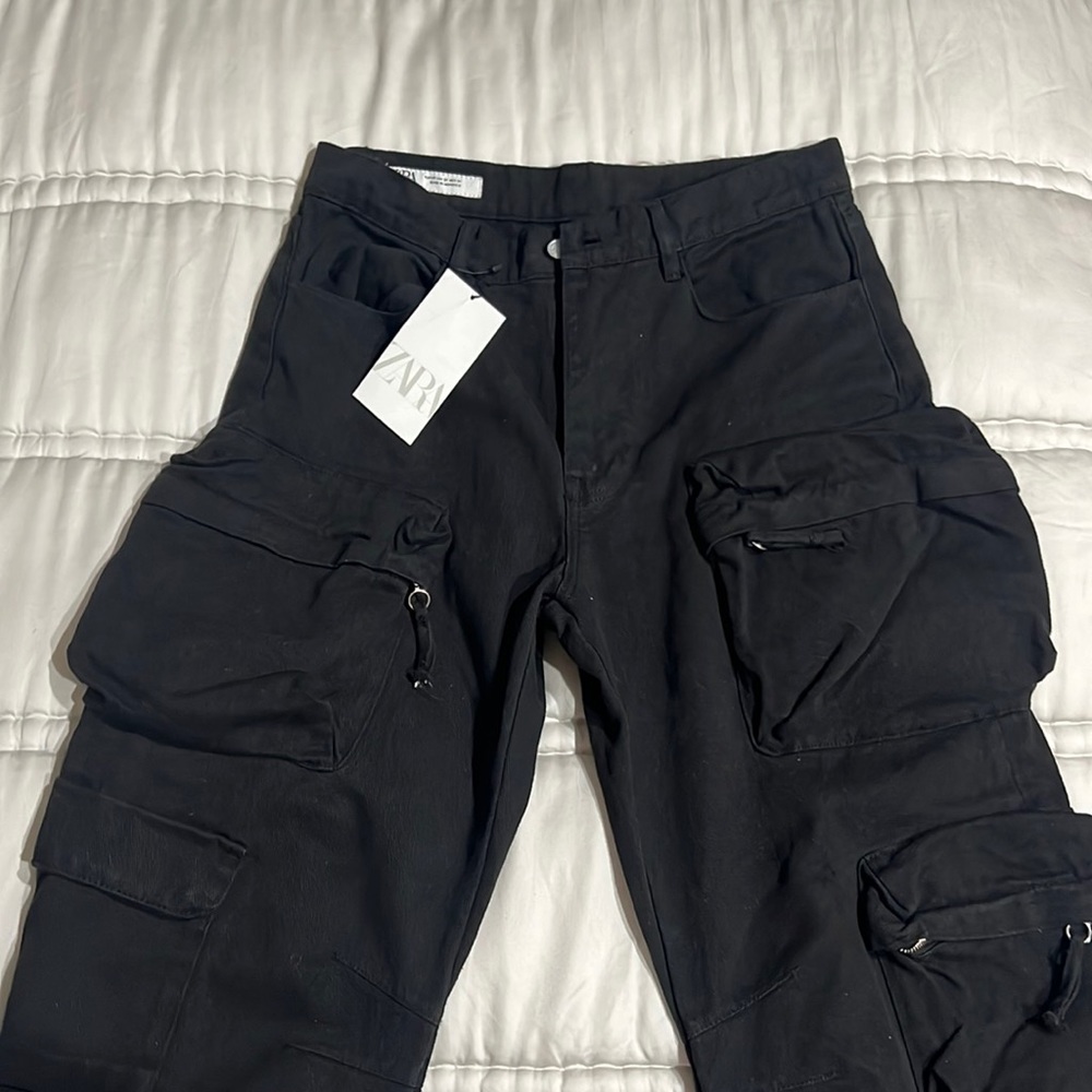 Black relaxed cargo jeans
